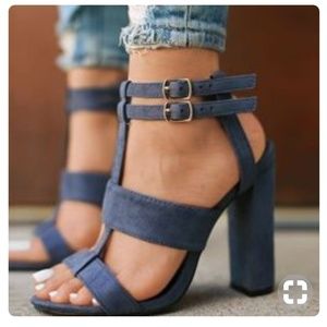 Blue strappy chunky heel sandal